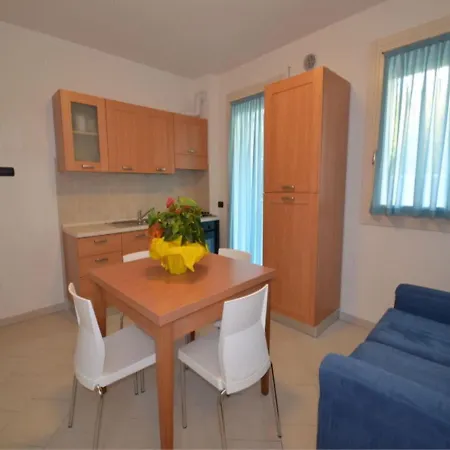 Modern Flat With Private Garden Apartmán Rosolina Mare