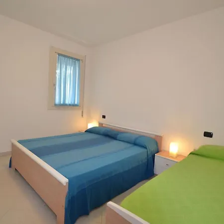 Modern Flat With Private Garden Apartmán *