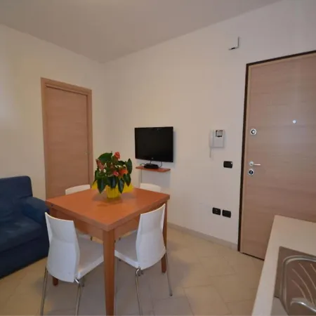 Modern Flat With Private Garden In Apartment Rosolina Mare