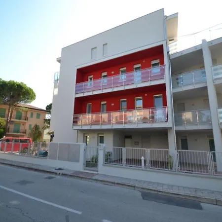 Modern Flat With Private Garden In Rosolina Mare