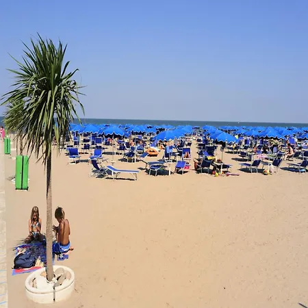Modern Flat With Private Garden In * Rosolina Mare